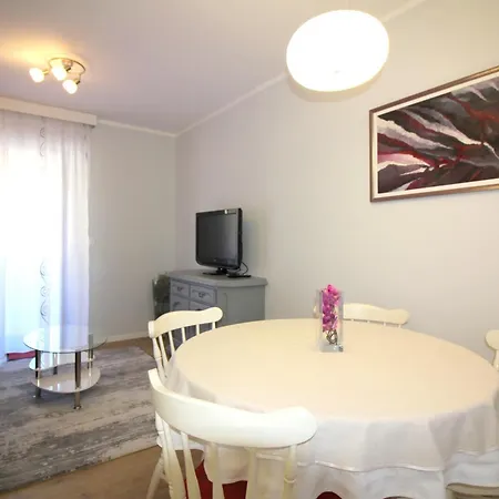 Tancel Apartman *